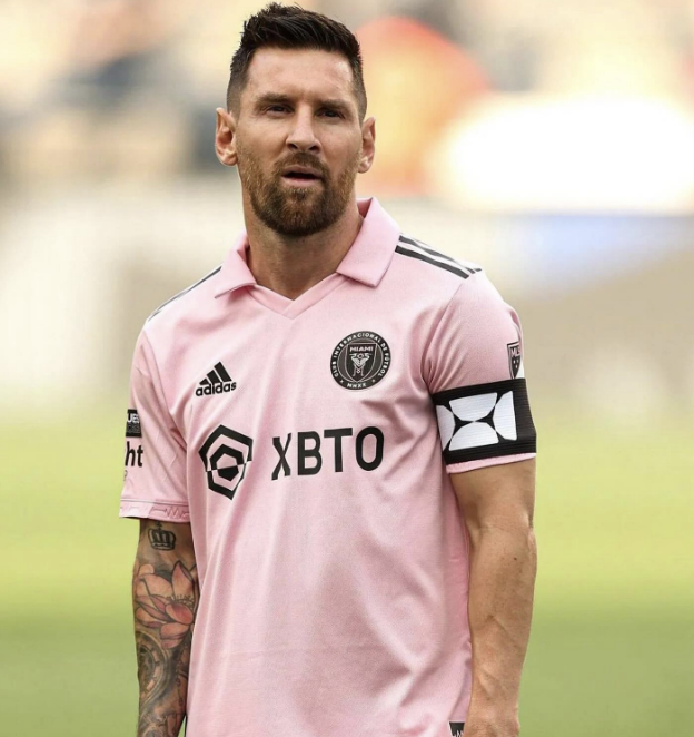 TouchlineX's tweet image. 🚨🗣️ 𝗡𝗘𝗪: Anmar Al Haili: "If Messi agrees to sign with Al-Ittihad, I would offer him a contract where he can write ANY amount of money he wants, for any duration he chooses, even for life."

"For me, the money doesn't matter. I just want Messi because it would mean that I…