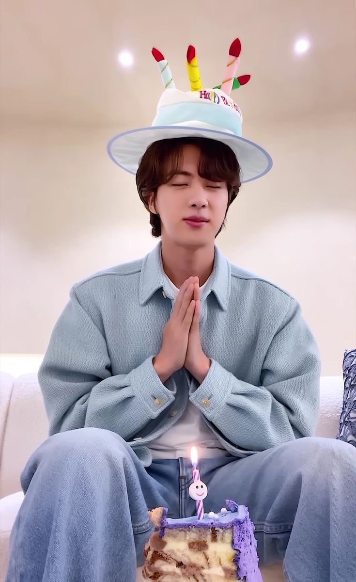 iammommyyeontan's tweet image. ประเทศไทยเรามีบังทันและที่สำคัญเราได้ฉลองวันเกิดพี่จินด้วย มี่ไทยสวยมากกกกกกกกกกกก😭😭😭😭😭😭