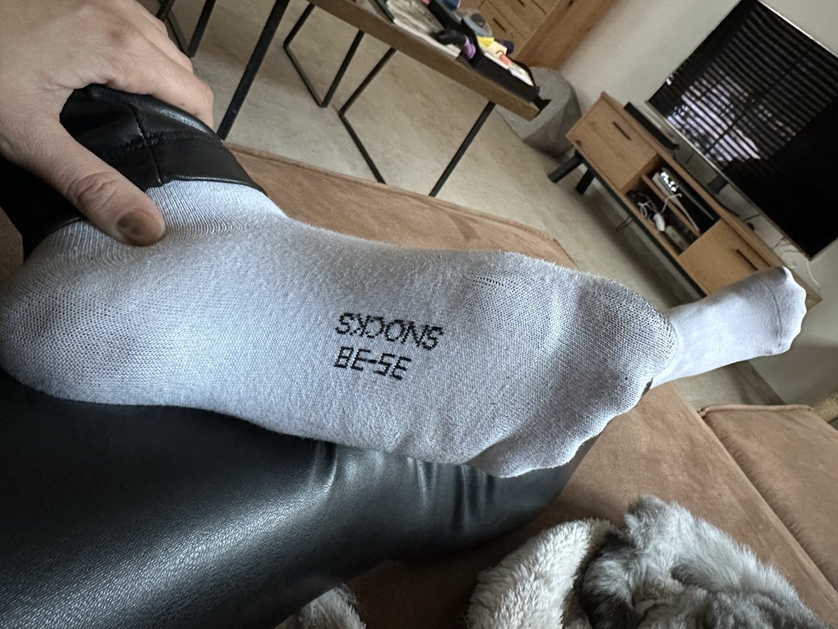 SmiOliva30's tweet photo. Dreckige Socken gehören in dich reingestopft ! 😈 Ich bin deine größte Versuchung und du wirst immer wieder schwach! 💸 

Findom 
@cheesytoesands2 @rt_feet @FeetForumArea @i_like__feet @rtfindomger @RTGermanFindom @SRadkte https://t.co/7Wl7pxgvKf