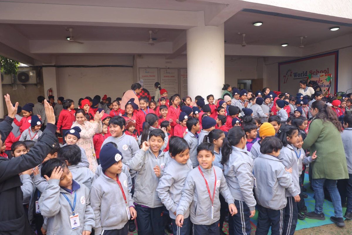 7iworldschool_g's tweet image. Joy, warmth, and festive cheer filled the air as our school came together to celebrate Lohri and Makar Sankranti.
#7iWorldSchool
#LohriCelebration #MakarSankrantiCelebration
#CulturalLearning 
#BonfireFun 
#JoyfulMoments 
#IndianFestivals 
#HappyChildren
#SchoolFestivities