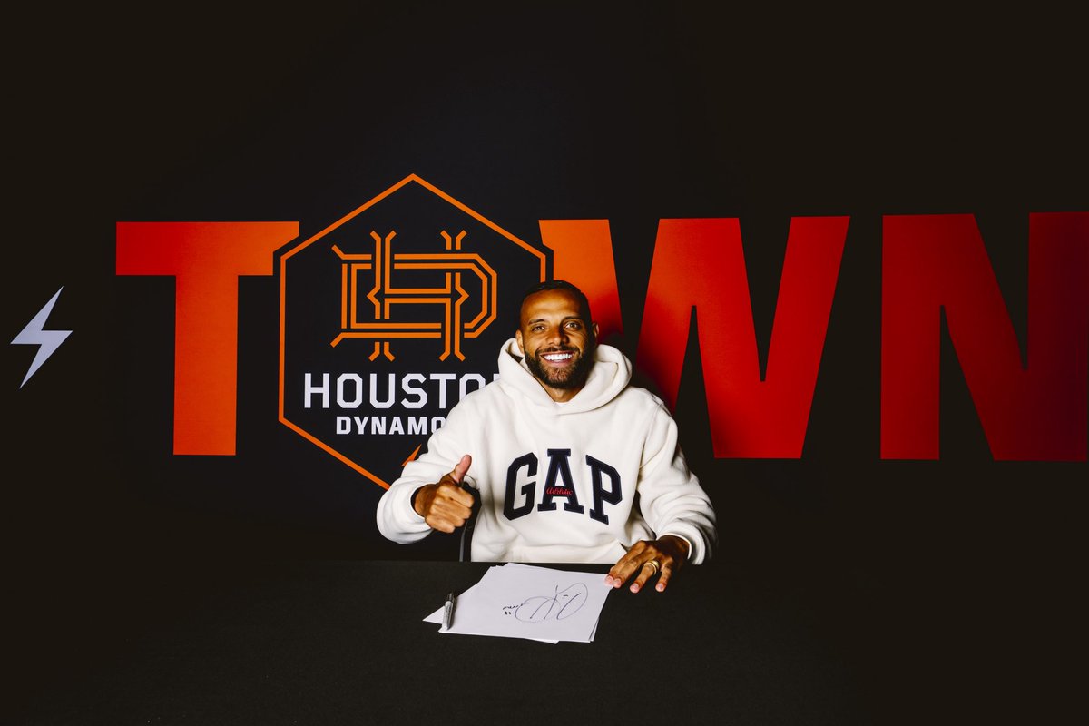 DynamicFoxtrot's tweet image. Brazilian Wave continues! Welcome to Houston, Guilherme!

The veteran winger is the newest Dynamo DP and signed a contract through the 2027/28 season, with a club option for 2028/29.

📸: @HoustonDynamo