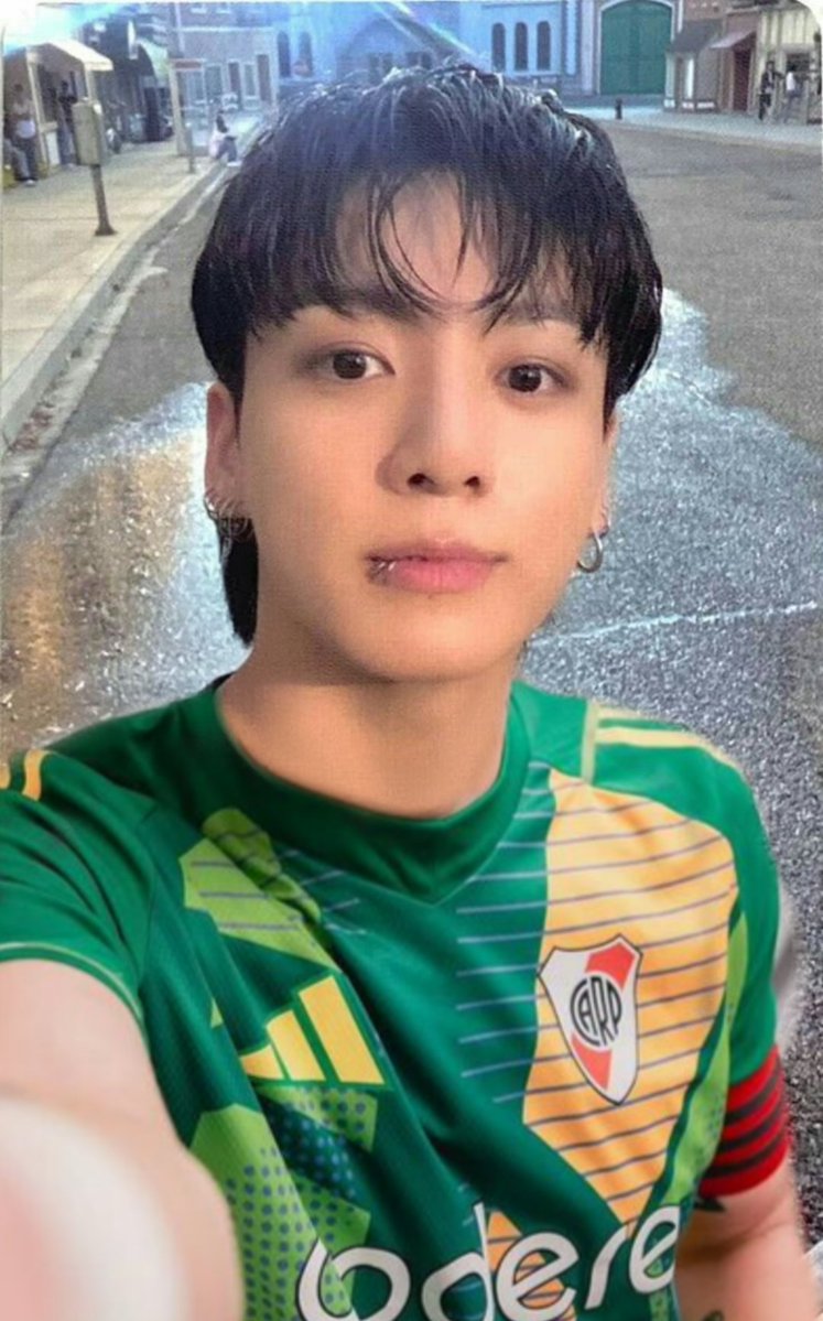 jkgallina's tweet image. JUNGKOOK VA A PISAR EL MONUMENTAL