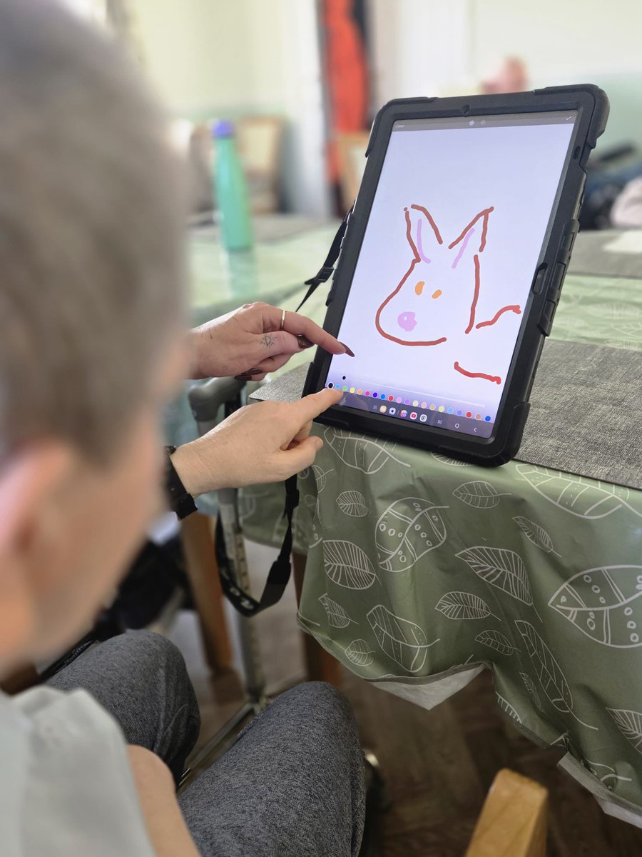 Bristolcarehome's tweet image. 🎨 Creative Week at Field House 🎨

Residents at Field House have been busy this week getting involved in lots of art projects. 😊✨

#FieldHouse #ArtsAndCrafts #CreativeWeek #ArtProjects