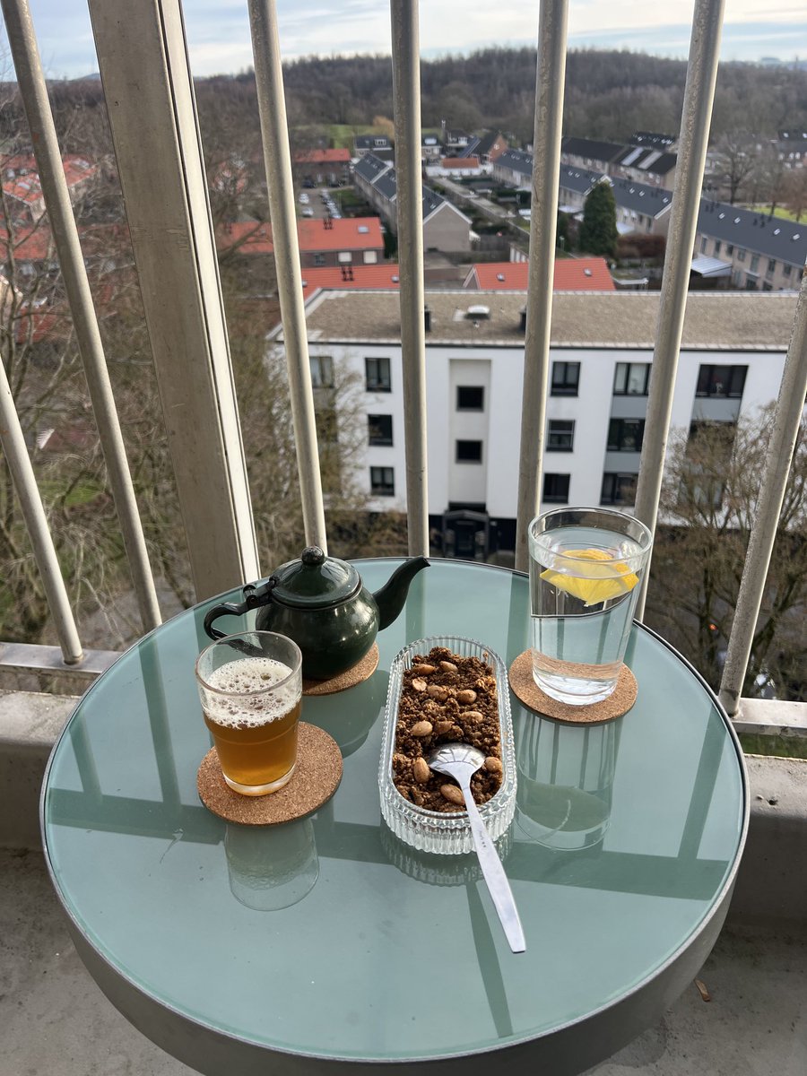 حان وقت الشاي 
يوم جميل لوالديكم