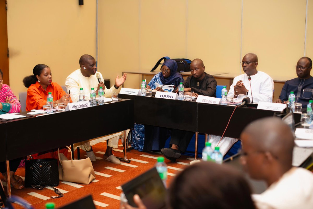 santegouv_sn's tweet image. 𝐕𝐞𝐫𝐬 𝐮𝐧𝐞 𝐜𝐨𝐫𝐫𝐞𝐜𝐭𝐢𝐨𝐧 𝐝𝐞𝐬 𝐢𝐧𝐞́𝐠𝐚𝐥𝐢𝐭𝐞́𝐬 𝐛𝐚𝐬𝐞́𝐞 𝐬𝐮𝐫 𝐥𝐞 𝐠𝐞𝐧𝐫𝐞

Le Ministère de la Santé et de l’Hygiène publique a validé, le 29 décembre 2025, trois nouveaux outils stratégiques destinés à inscrire l’équité et l’inclusion au cœur du…