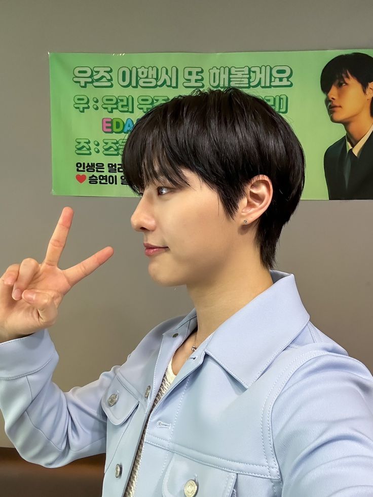 edorite's tweet image. ㅤ

ㅤㅤ《ㅤGideon.⠀:ㅤ #GidomTalkㅤ》

Today I turn 28th the word “adult” hits harder. Responsibilities stack up, sometimes heavy, but I'm just trying my best. What do you wish for when your bday comes? Thanks for growing up with me &amp;amp; making my day feel warm.

ㅤ