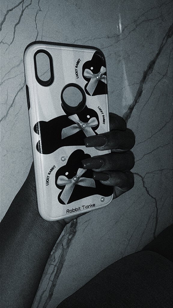 DamnDhack's tweet image. God did 😭 ₦5k phone pouch secured. Little wins, brick by brick.