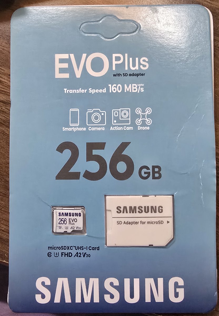 anup5512's tweet photo. @flipkartsupport @Flipkart Ordered a 256GB Memory Card (Order# OD436474576320549100).

#fake product sold. Customer care ridiculously asking me to contact Samsung Service Center to get a proof that it's fake. With little attention, anyone can identify the counterfeit. Refund. https://t.co/YKz98wL5Pb