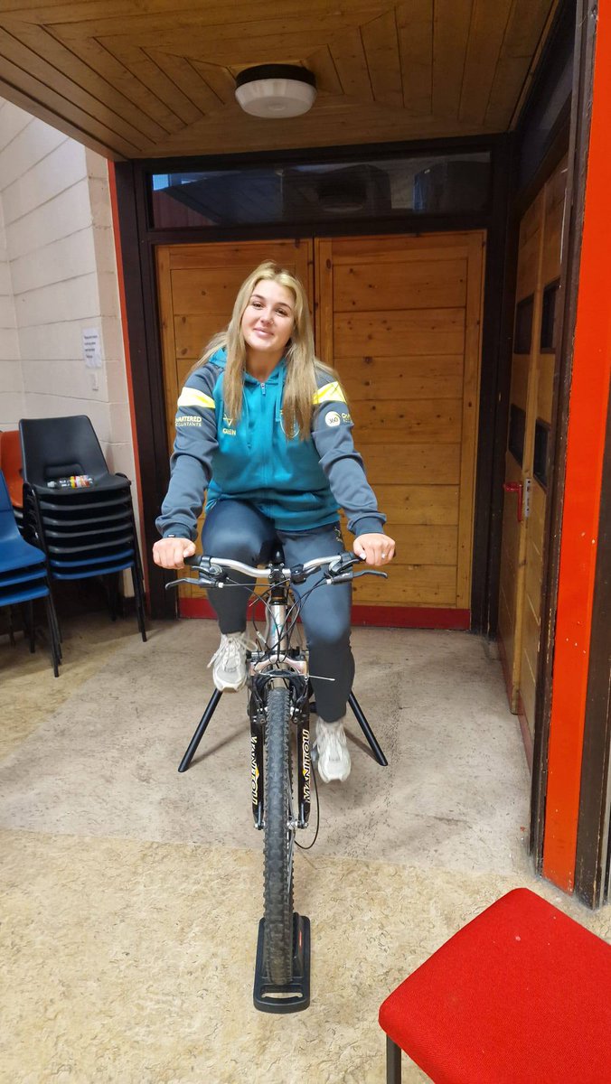 R-evolution tweet media