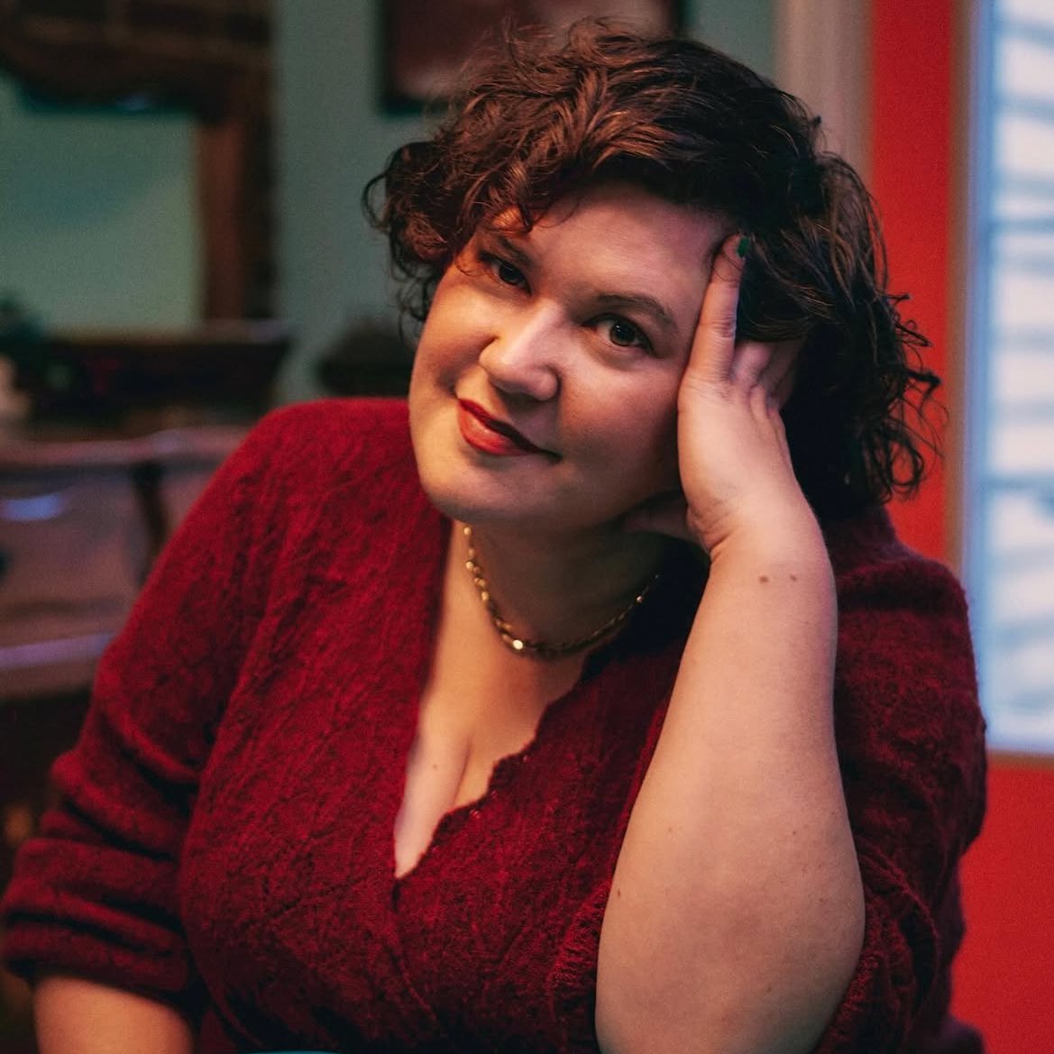 SeriesReporter's tweet image. La autora Rachel Reid adelanta que los fans de Shane e Ilya deben estar tranquilos, pues en su nuevo libro ‘UNRIVALED’ no les pasará nada malo, y promete no arrastrarlos por un infierno de nuevo. 

“Los fans deben dejar de preocuparse, está una historia del bien contra el mal”.