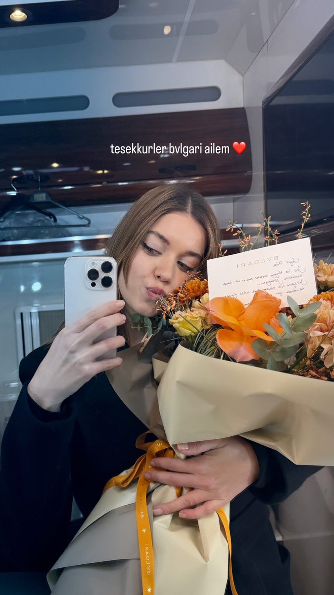 afrasource's tweet image. 260113 | #AfraSaraçoğlu via Instagram story.

“tesekkurler bvlgari ailem ❤️”