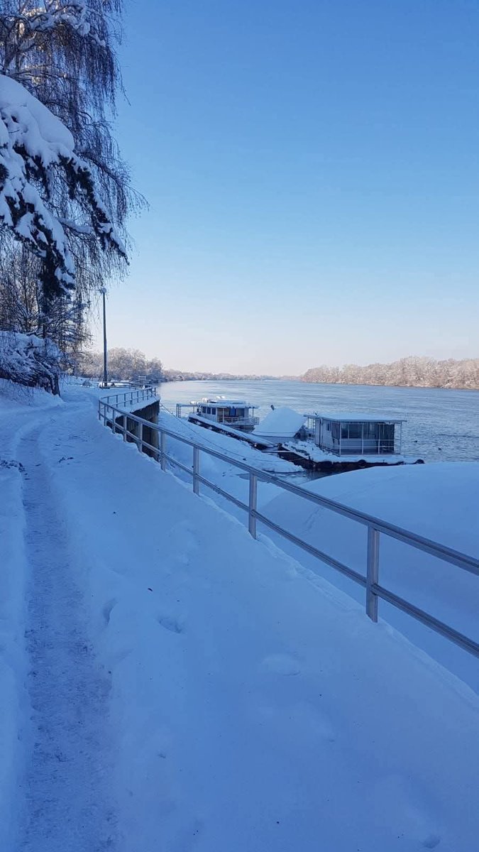 _Bosniaks's tweet image. 👉 #Brčko is a city and the administrative seat of Brčko District, in northern #Bosnia and Herzegovina. It lies on the banks of Sava #river across from #Croatia. 

📷Senad Topčagić
