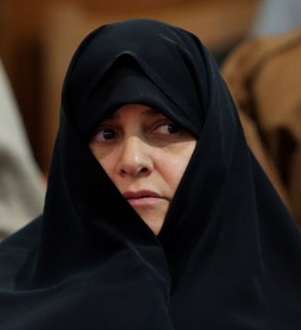 visegrad24's tweet photo. Iran’s first ladies before and after Islamism https://t.co/wsiICZ3ty0