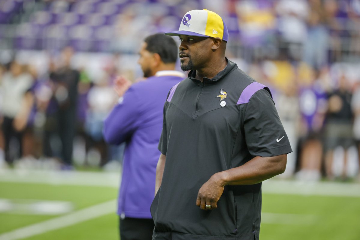 The #Commanders are hoping to interview #Vikings DC Brian Flores for their vacant defensive coordinator job, source said. Flores’ contract is up in Minnesota, so he is able to look at other similar jobs.
