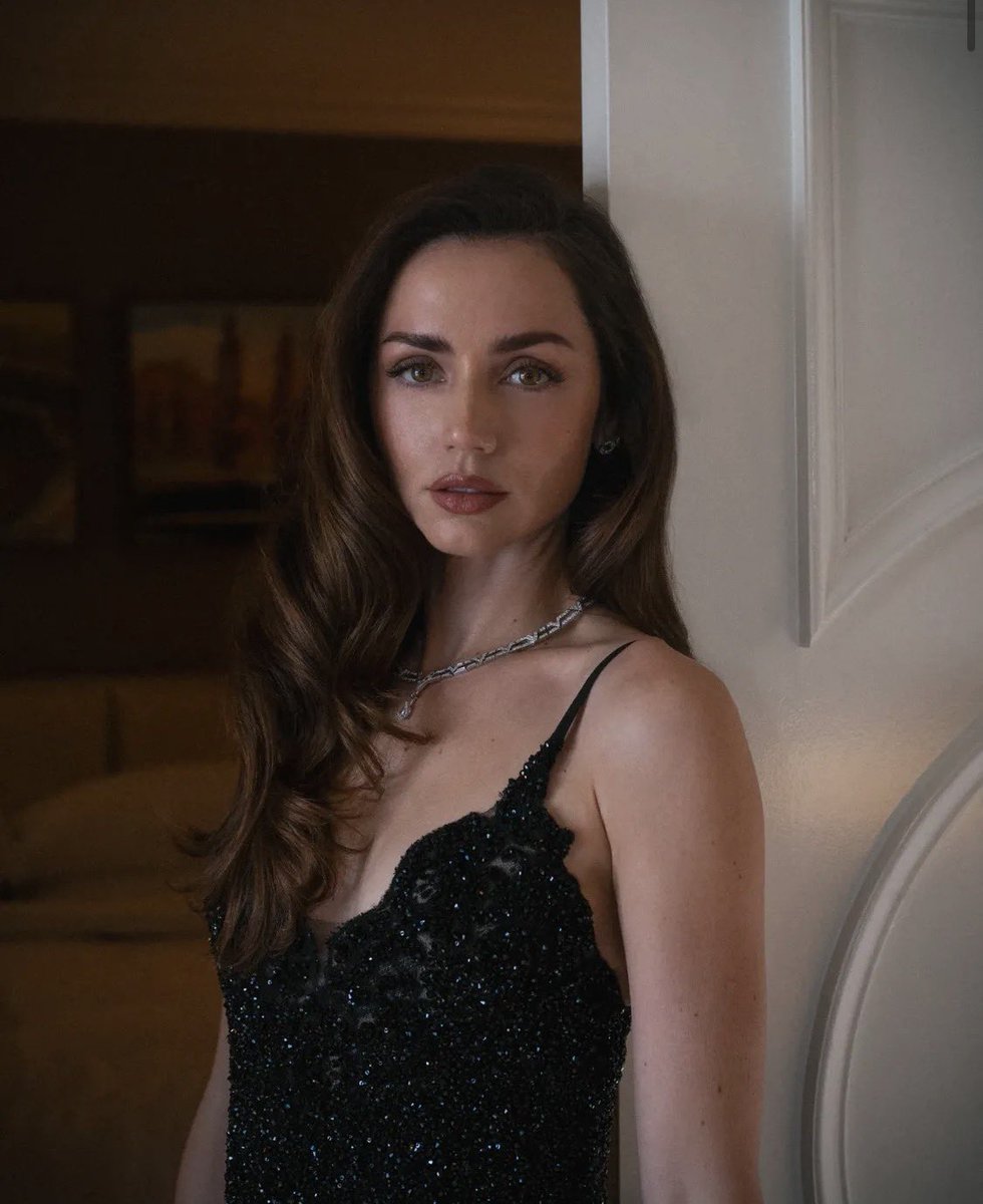 TheCinesthetic's tweet image. ana de armas via ig📸