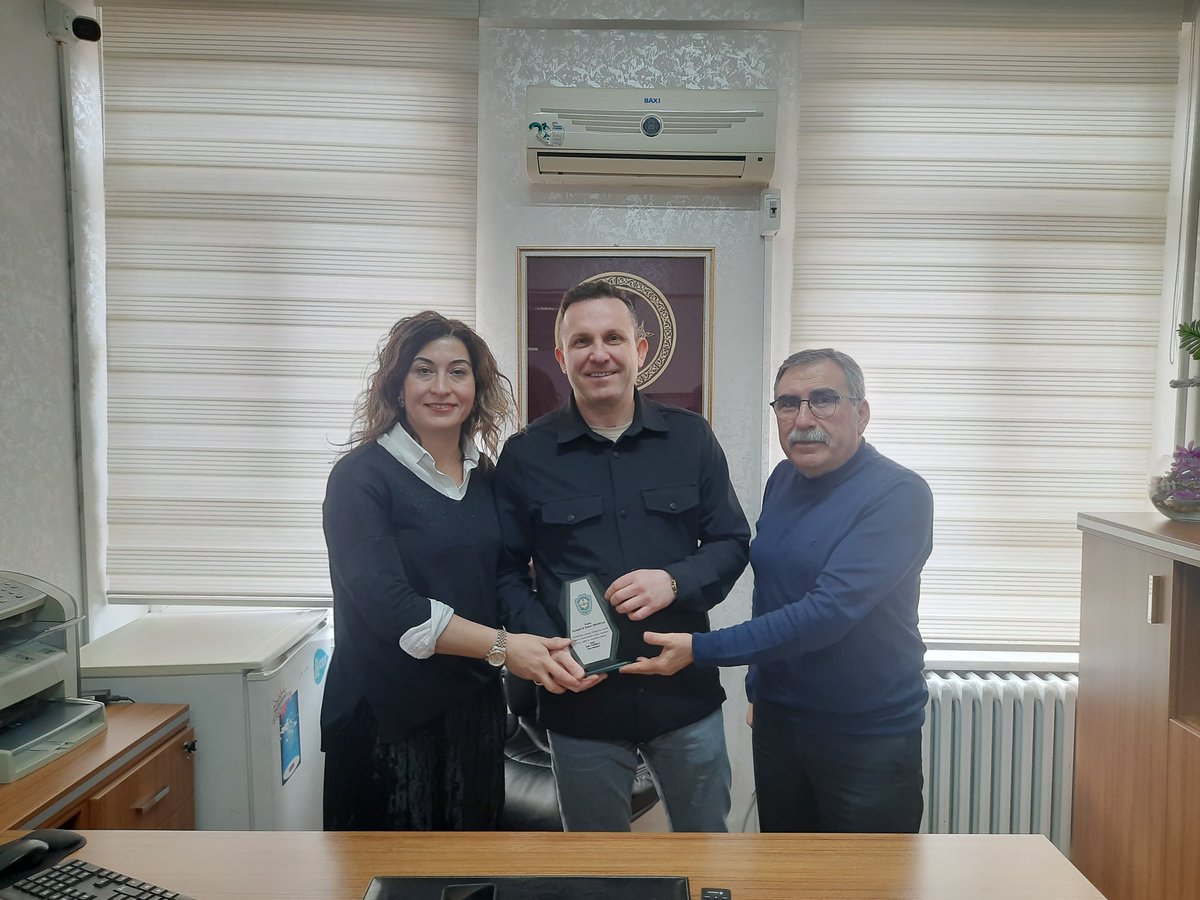 🧑‍🏫 "Eğitime verilen her destek, toplumun geleceğine yapılan en kıymetli yatırımdır." 🧑‍🔬
Eğitime duyarlılıkları ve okulumuza sağladıkları değerli katkıları ve destekleri için Ayşegül ve Remzi ORUNCAK ailesine okulumuz, öğrencilerimiz ve tüm paydaşlarımız adına teşekkür ederiz. 👏