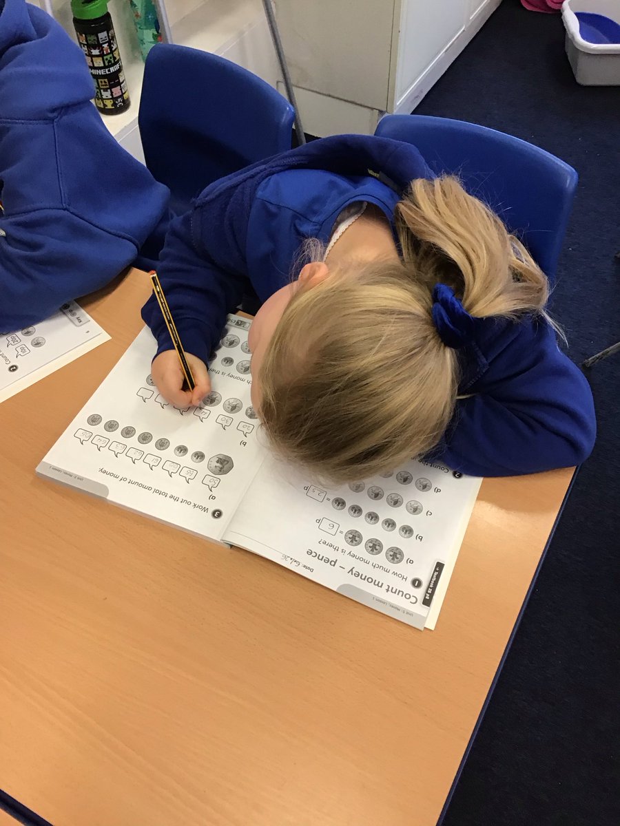 StPPPrimaryY2's tweet photo. During Maths, Year 2 have been comparing and ordering different amounts of money. 💷💰We talked about who had more and less money in a group. https://t.co/AsRqHIP9Bq