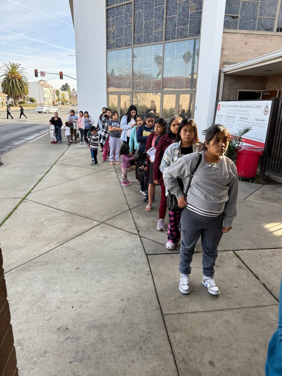 SalArmySocal's tweet photo. ❤️ The Salvation Army Santa Maria Corps, supplied expectant mothers with clothing, diapers and other baby essentials last week. 

Programs like these help meet the practical needs of vulnerable community members. 🙏

#TheSalvationArmy #DoingTheMostGood #Community https://t.co/I1Ey8u5fc5