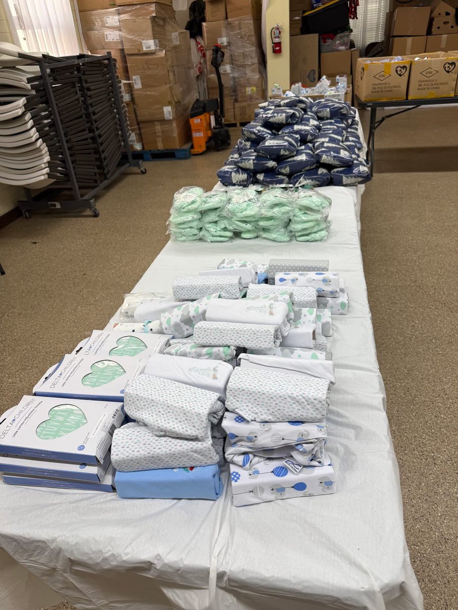 SalArmySocal's tweet photo. ❤️ The Salvation Army Santa Maria Corps, supplied expectant mothers with clothing, diapers and other baby essentials last week. 

Programs like these help meet the practical needs of vulnerable community members. 🙏

#TheSalvationArmy #DoingTheMostGood #Community https://t.co/I1Ey8u5fc5