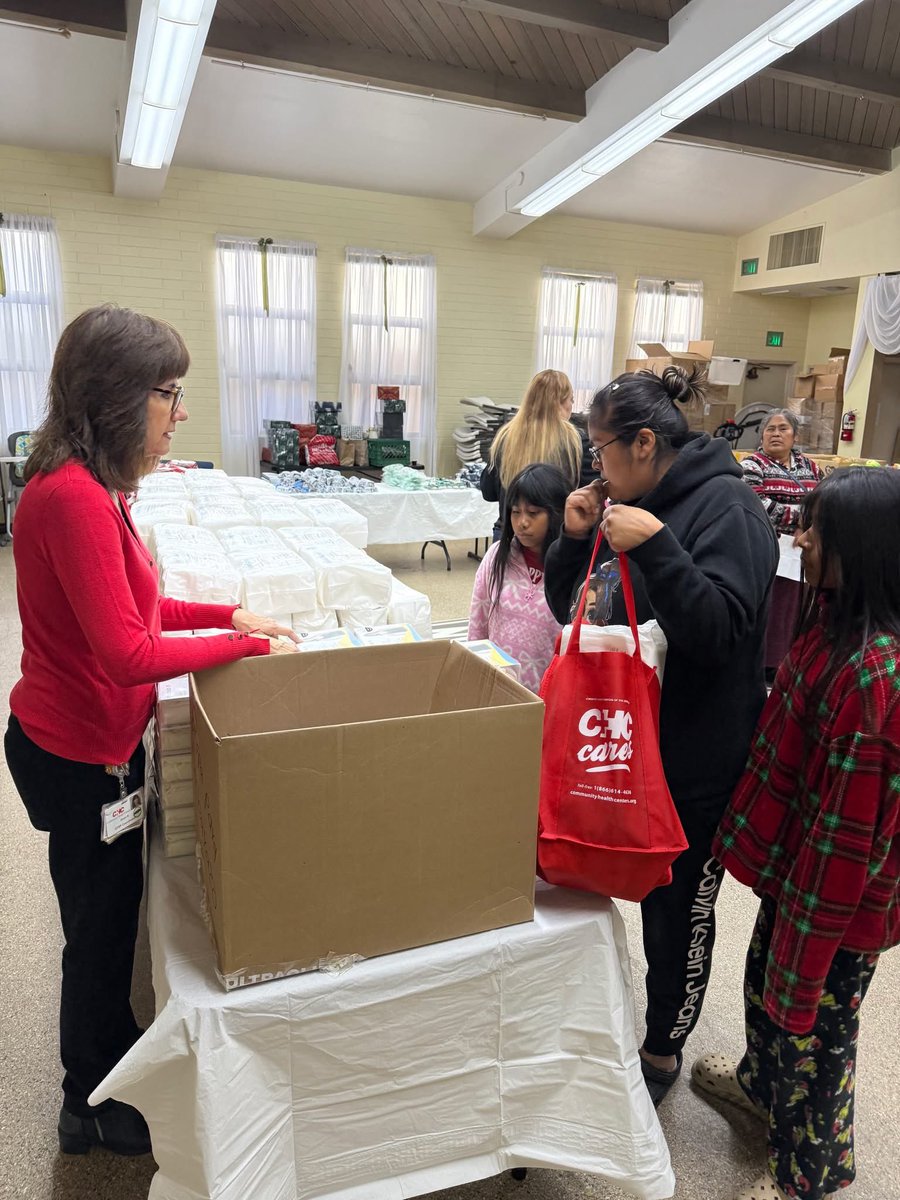 SalArmySocal's tweet photo. ❤️ The Salvation Army Santa Maria Corps, supplied expectant mothers with clothing, diapers and other baby essentials last week. 

Programs like these help meet the practical needs of vulnerable community members. 🙏

#TheSalvationArmy #DoingTheMostGood #Community https://t.co/I1Ey8u5fc5