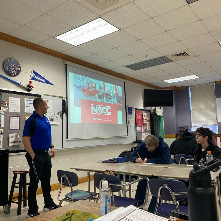 FairviewHighAL's tweet image. Our seniors enjoyed learning about college and career opportunities during today’s visit from NADC Nashville Auto-Diesel College. Days like this make the future feel closer!