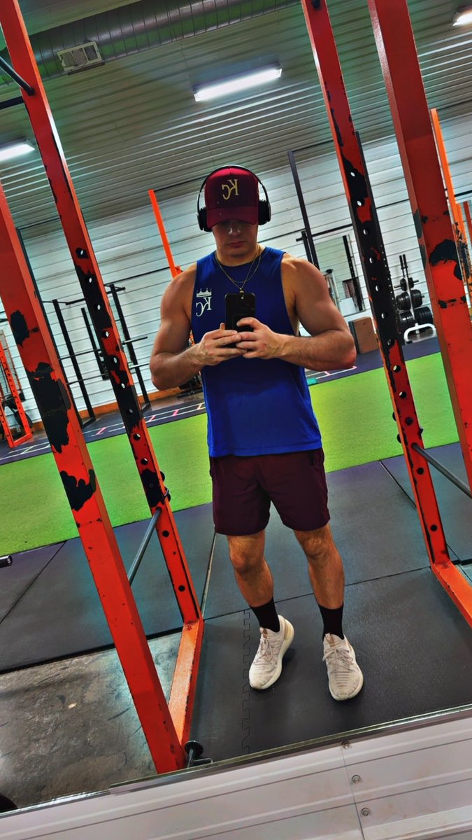 QuintonLSmith's tweet image. Offseason training just in case the @Royals need a pitcher mid season. Or @VPasquantino needs a break from hitting bombs