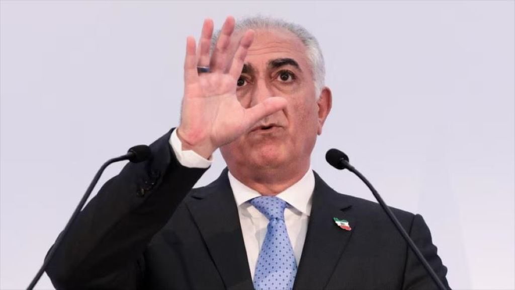 Behnamzarei21's tweet photo. On February 14, 2011, #Reza_Pahlavi —the son of Iran’s former dictator—voiced support for the #IRGC, stating:

“The force that defended the nation during the war will not open fire on its own people.” https://t.co/h1aOQyteY3