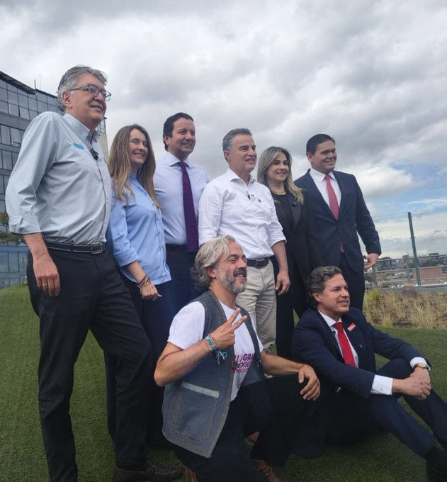 S. Vanessa C. tweet media