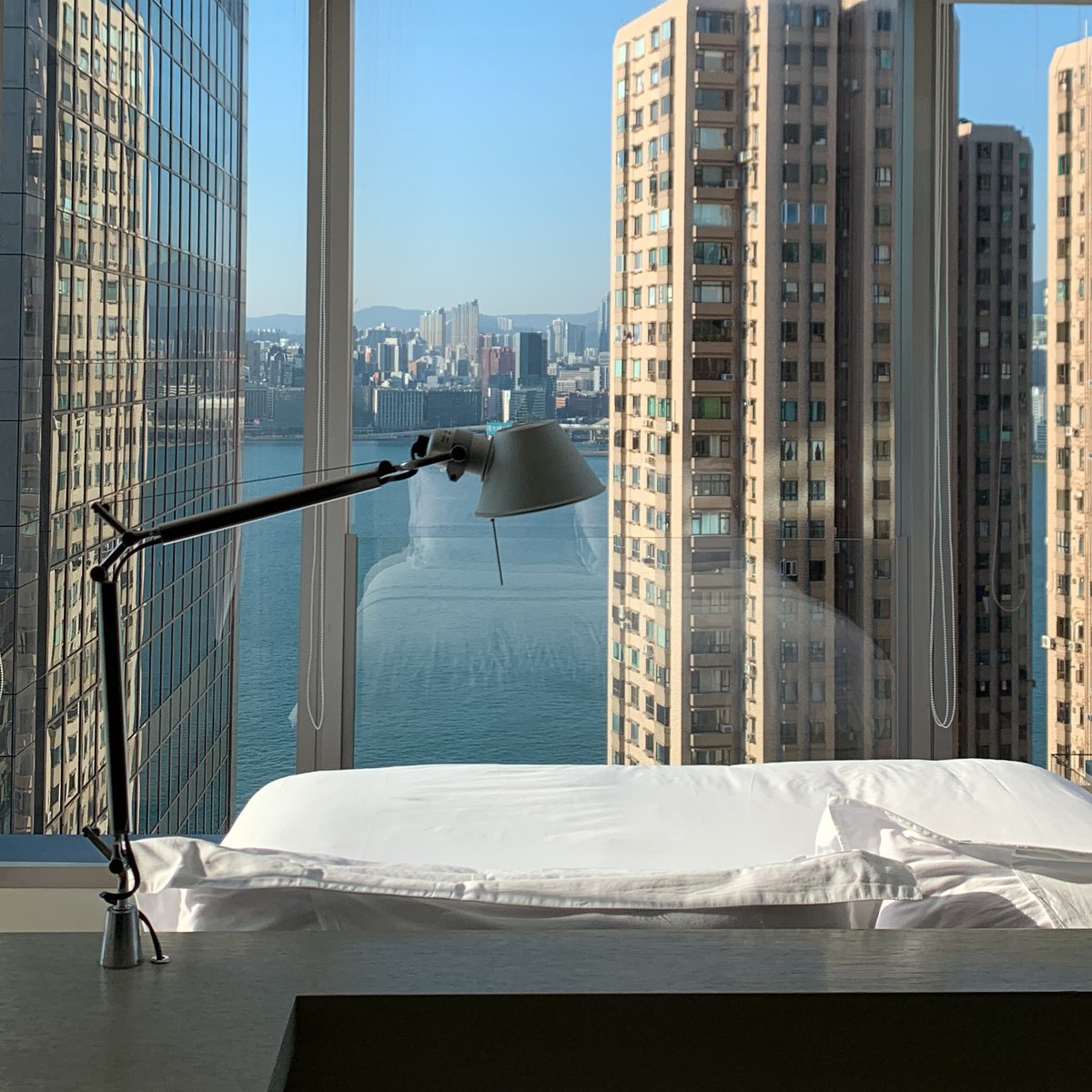 OUAUDAYOFF's tweet image. ฮ่องกง มกราคม คือโคตรจะดี อากาศชิล นอนโรงแรมวิวอ่าว เช้าออกไปชิลร้านกาแฟ บ่ายๆเดินเล่นหาร้านไวน์ชิล เย็นไปนั่งดู Sunset ที่ Park ริมอ่าว ทริปเปิดปี 2026 รับพลัง ไหว้พระ ชิล พักผ่อน แต่ อาหารกะกาแฟช่วยถูกลงได้มั้ย 😂 จิงๆ ชอบทุกอย่างงง 🤍