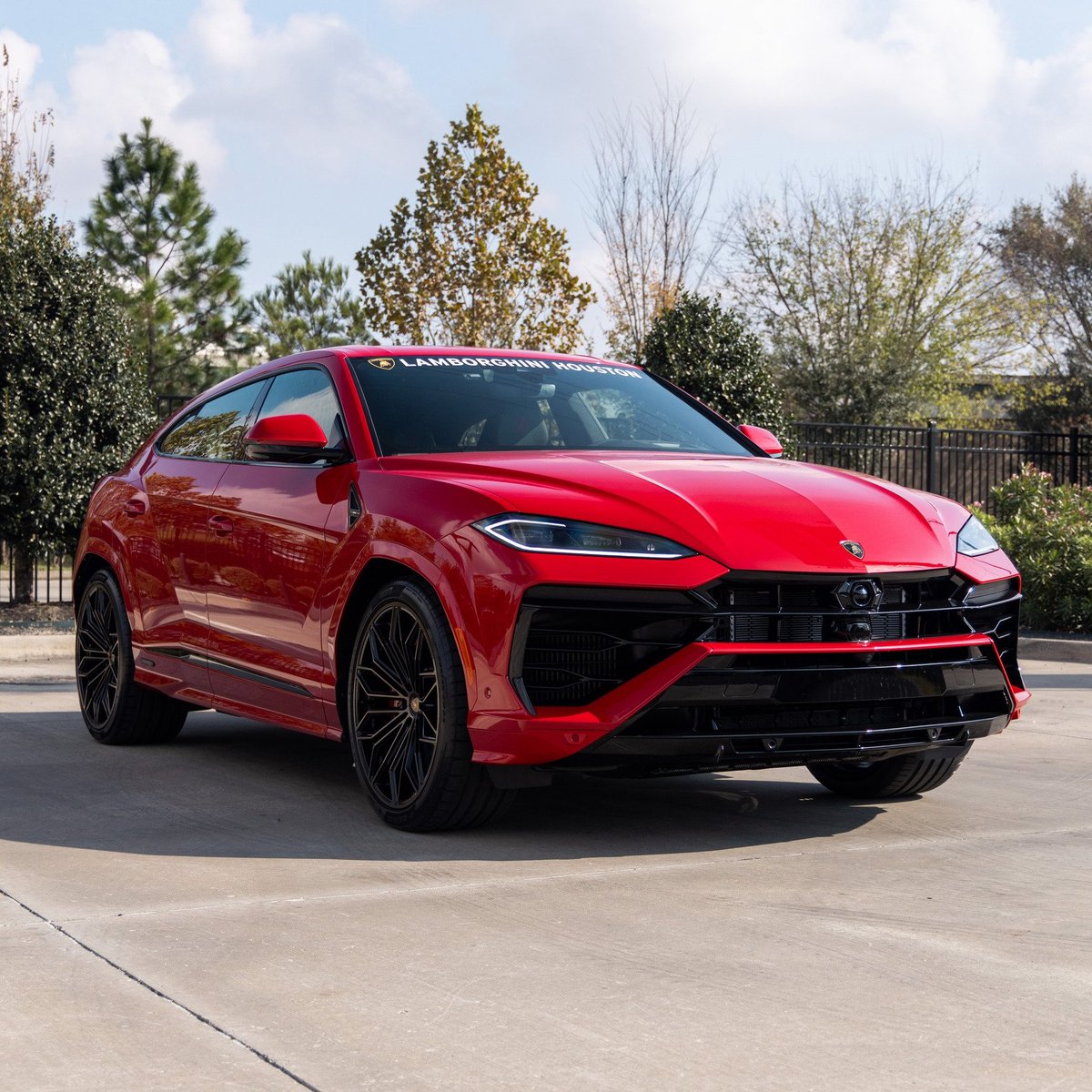 autochat360's tweet photo. Urus SE❤️ https://t.co/bSig2qnRWl