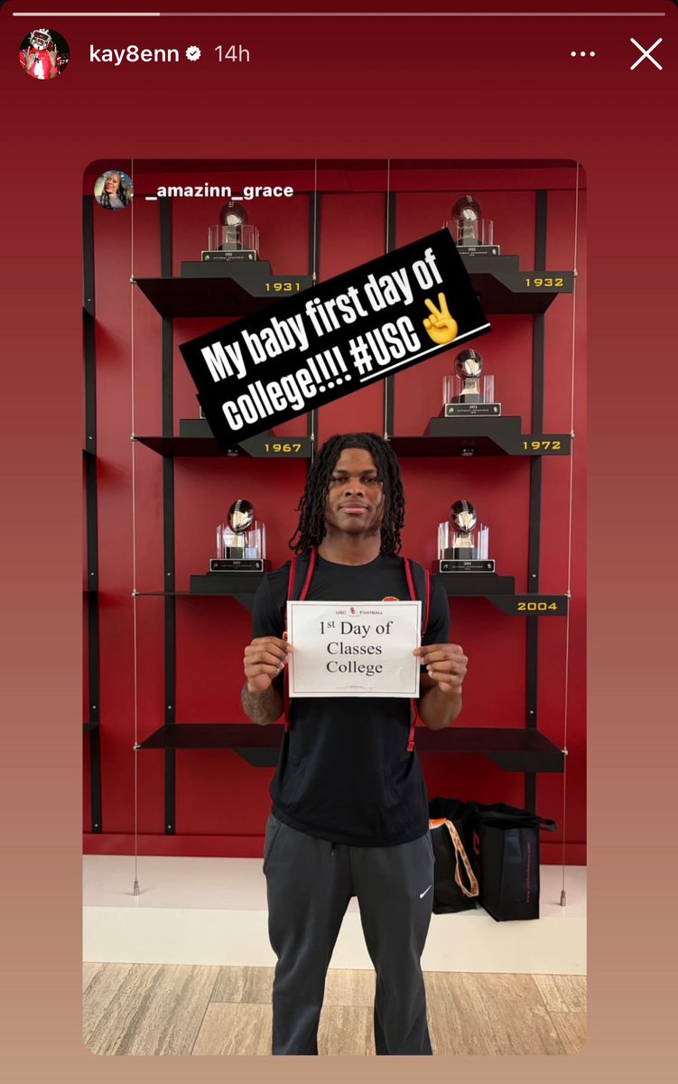 TrojanFBx's tweet image. USC’s incoming freshman 4-star WR, Kayden Dixon-Wyatt’s, first day of class ✌️

Photo snapped by his mother via Insta