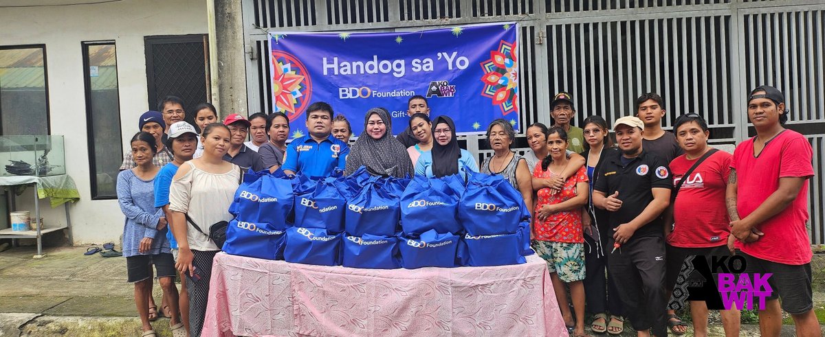 Handog Sa'Yo 2025 distribution sa Brgy Gaya-Gaya, SDM, Bulacan. Ito ay handog sa atin ng BDO Foundation in partnership with Ako Bakwit bilang parte ng annual gift giving program.

Maraming salamat sa ating mga volunteer sa pangunguna ni SPAG SJDM President Akhree Jukuy.