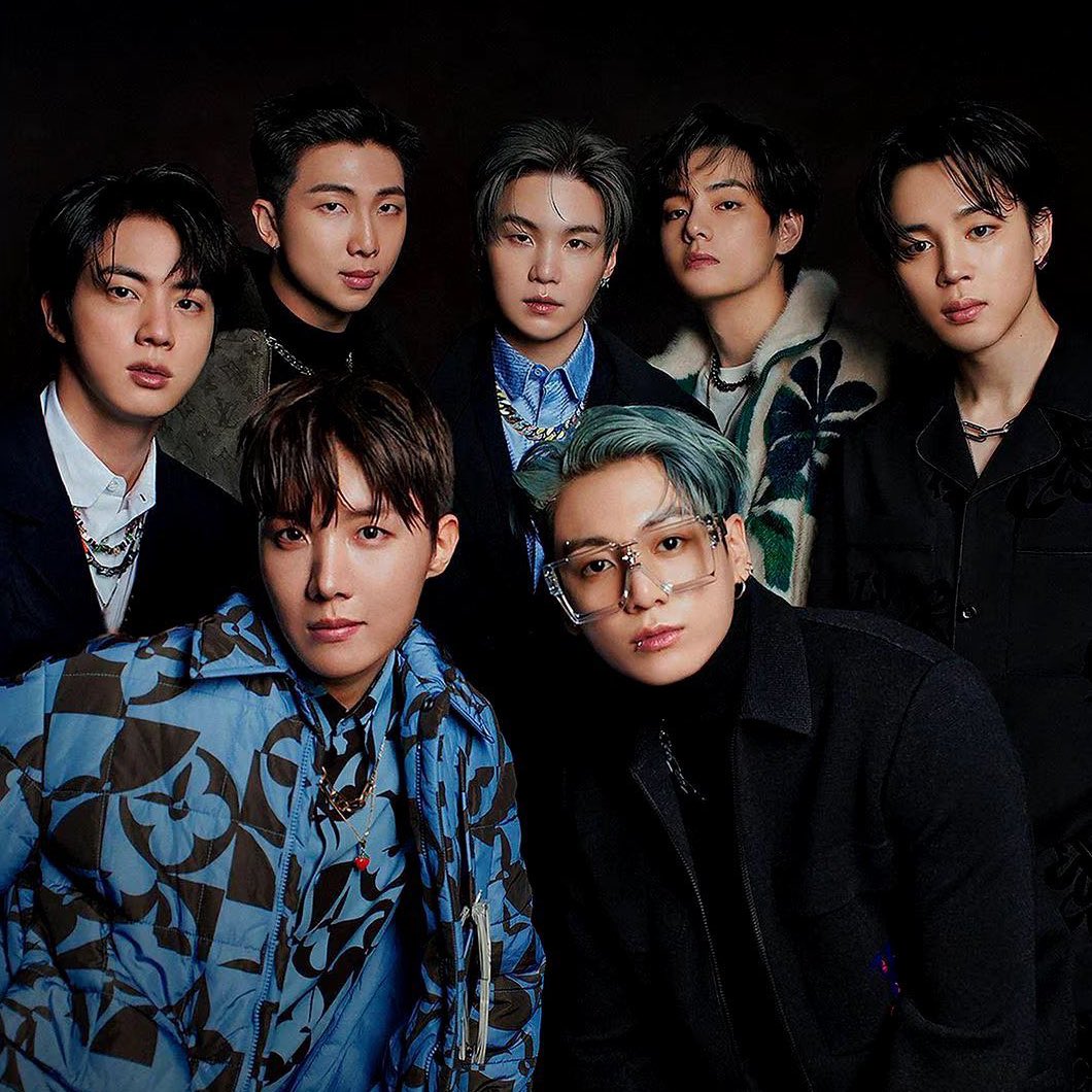 PopCrave's tweet image. BTS’ newly-announced world tour will feature a 360-degree stage.