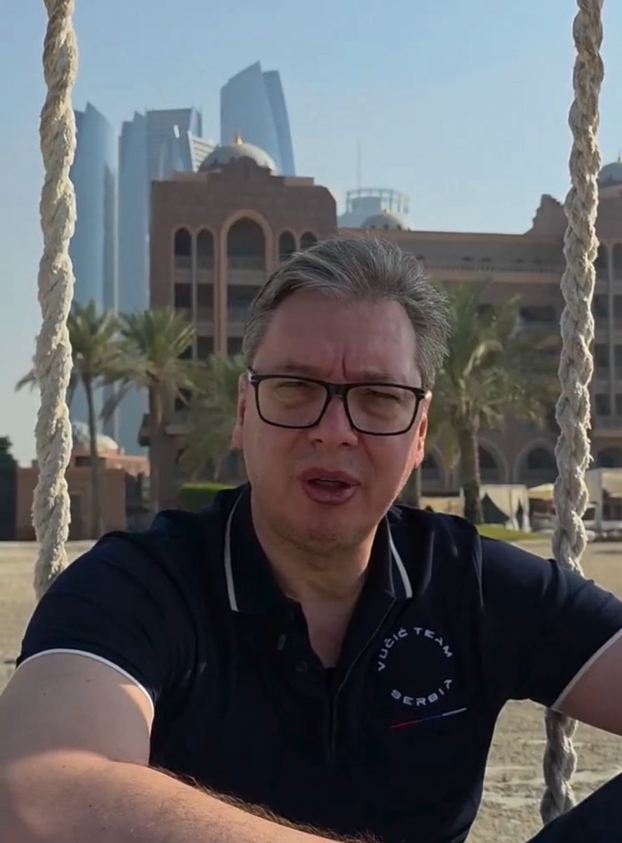 rimputape's tweet image. zamisli imaš 55 godina i nosiš majicu “vučić team serbia”, a uzgred si ti taj vučić

ozbiljan problem brale moj