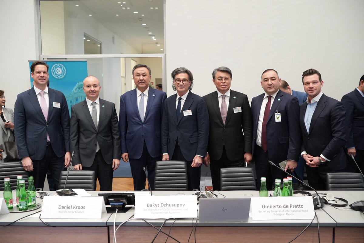 Sadigbayli's tweet image. In the framework of the “Turkic Week in Vienna”, a roundtable titled “From the Silk Road to the Middle Corridor:
Promoting Connectivity through Transport and Trade Facilitation” was organized by the OSCE participating States - Members of the Organization of Turkic States with…
