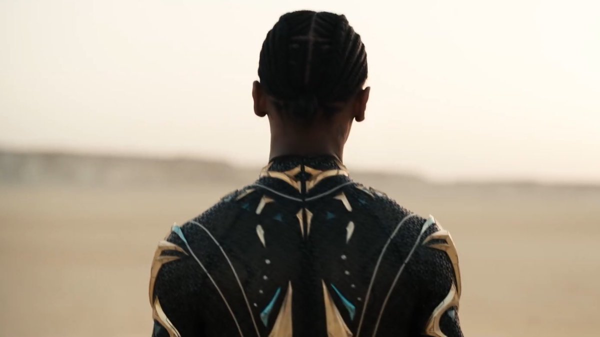 Fantastic1309's tweet image. i saw someone say that maybe the background won't actually be like that in the movie and it will be all red with another earth in the sky about to collide, like the incursions in the comics... i was gagged