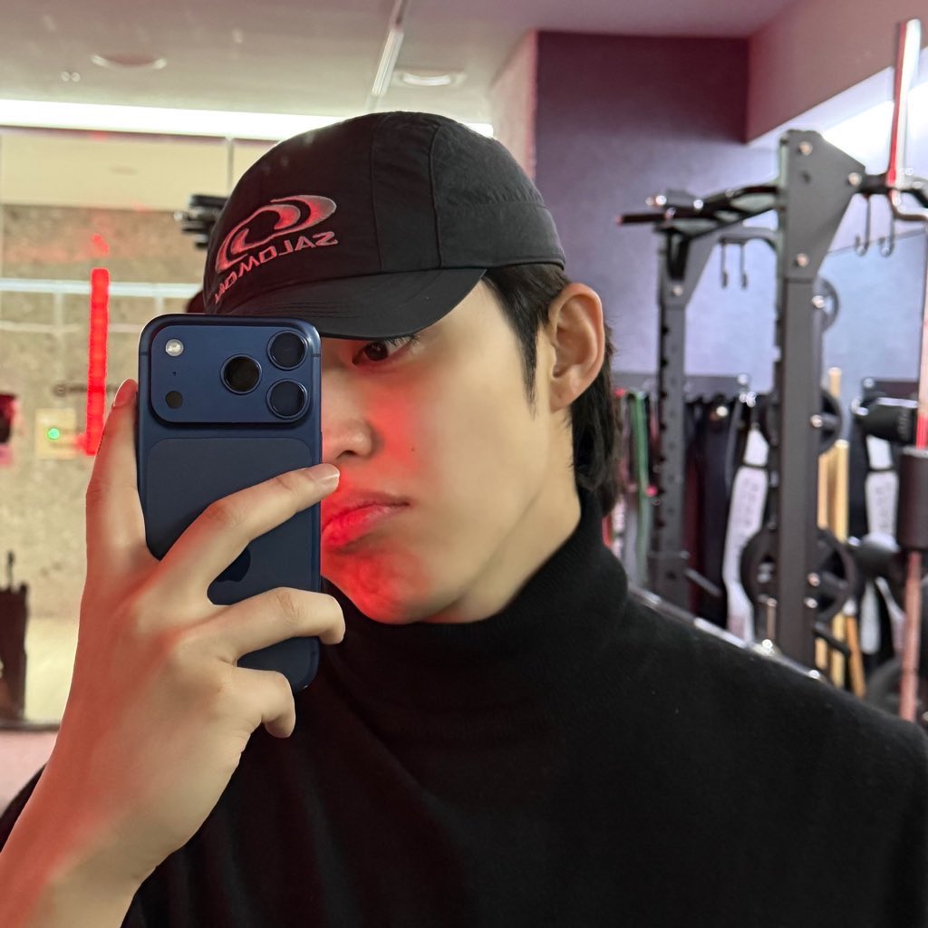 coupsistt's tweet image. #IZIN iphone 17 promax deep blue 1tb CASH #IZIN