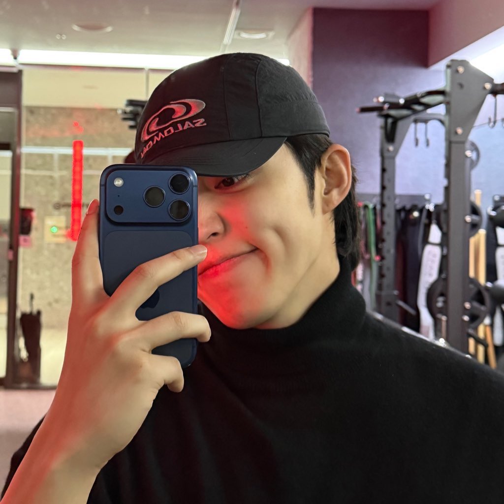 coupsistt's tweet image. #IZIN iphone 17 promax deep blue 1tb CASH #IZIN