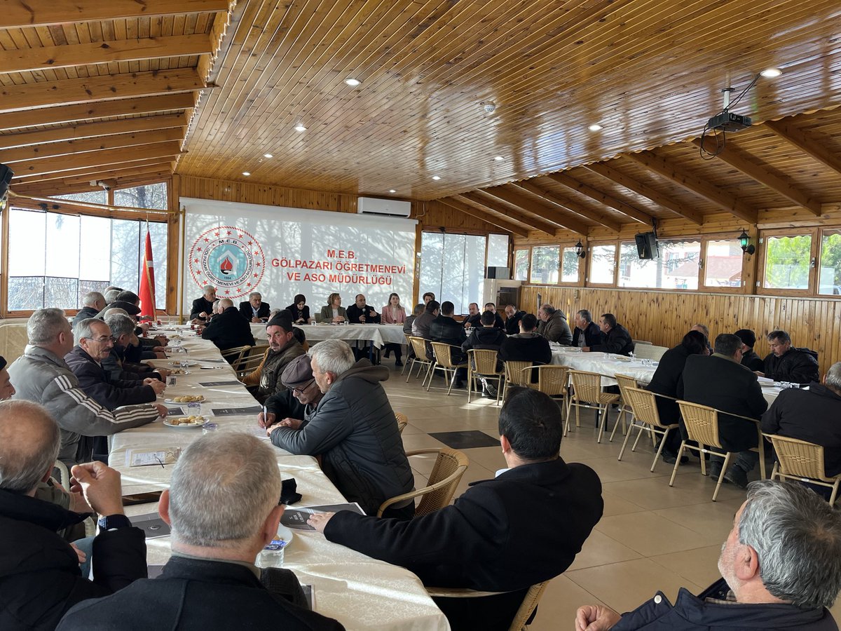 📍Sn. Kaymakamımız Feyza Nur KILIÇ başkanlığında, mahalle ve köy muhtarlarımızla bir araya gelinerek içme sularının verimli kullanılması konusunda “Bilecik İli Köy ve Bağlılarına ait İçme ve Kullanma Suyu Tesisleri İşletme- Bakım- Onarım Yönergesi” kapsamında toplantı düzenlendi.