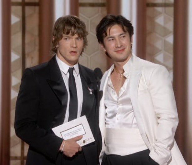 springpanic's tweet image. i love how they look totally different in a matter of hours