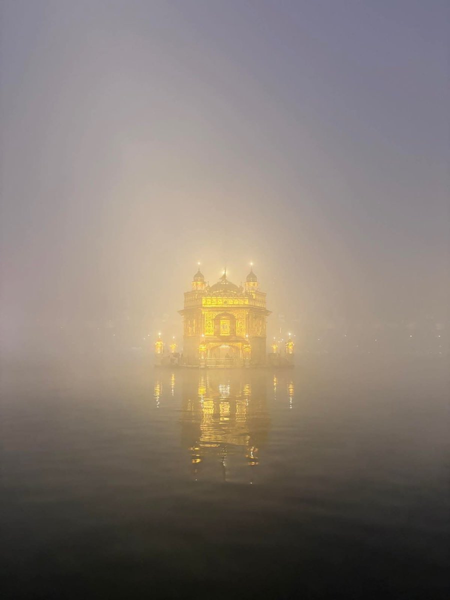 It is said that in ancient times the rivers Ravi and Beas used to flow close to this place (Amritsar), and here there was a dhab (water pool) and a very beautiful, dense forest. Because of this, the place was very lively. Rishis, munis, sadhus, and saints would come here and