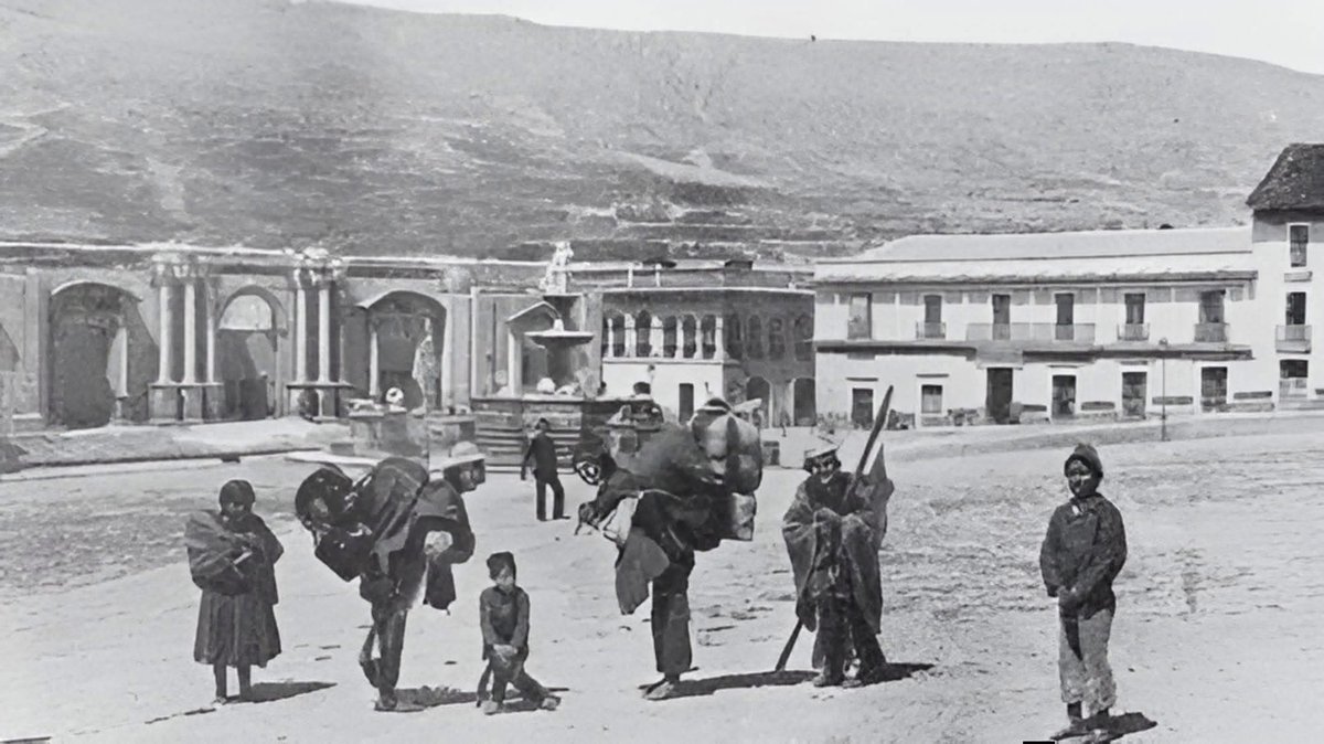 Dejaban entrar a todos: criollos, mestizos e indígenas.
Desmitificando al indigenismo.
Plaza Murillo 1860.