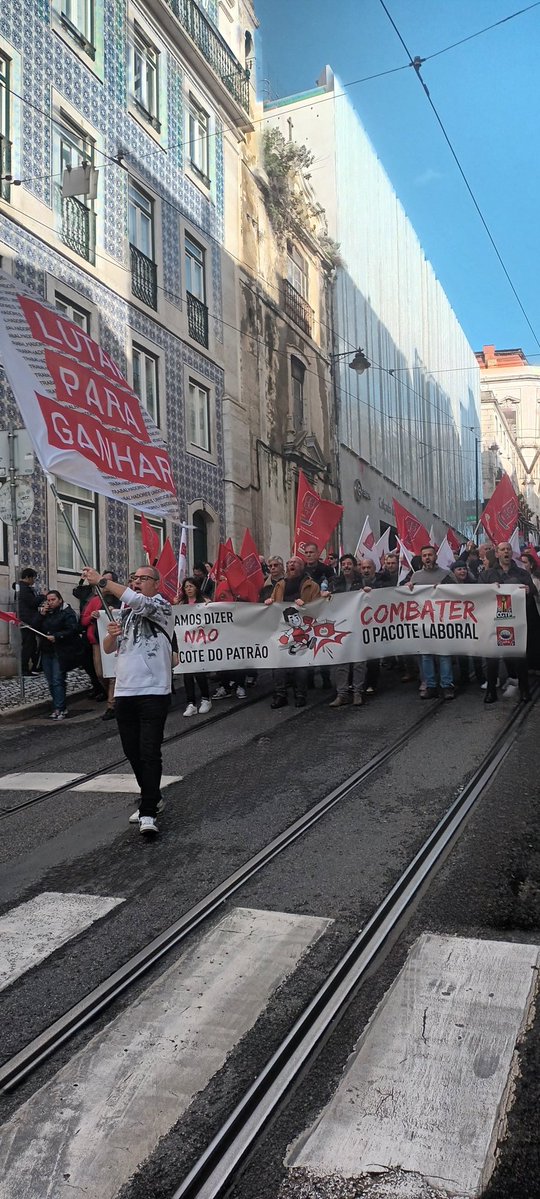 RockabillyRute's tweet image. Cotrim, Montenegro, Ventura: todos eles querem abusar dos trabalhadores.

Manif da CGTP hoje.