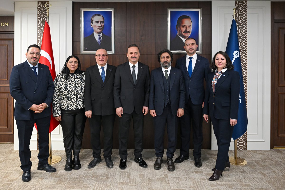 zafer_demir06's tweet photo. İdari ve Mali İşler Başkan Yardımcılığı görevlerine;

Sayın Serbülent Vatanoğlu, 
Sayın Sabahattin Aday, 
Sayın Erhan Aydeniz, 
Sayın Melek Güney ve 
Sayın Hicran Koca atanmıştır.

Kendilerine yeni görevlerinde başarılar diliyor, partimiz için hayırlı olmasını temenni ediyorum. https://t.co/5MqzOWQjIj