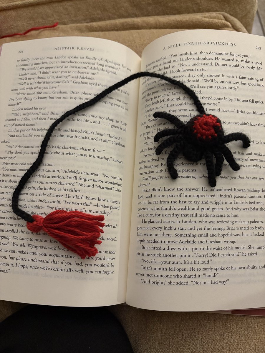 I crocheted a little spider bookmark over the weekend~ 

He’s so cute and I need to use him all the time now! 

Pattern by FainaCuteToys on Etsy
