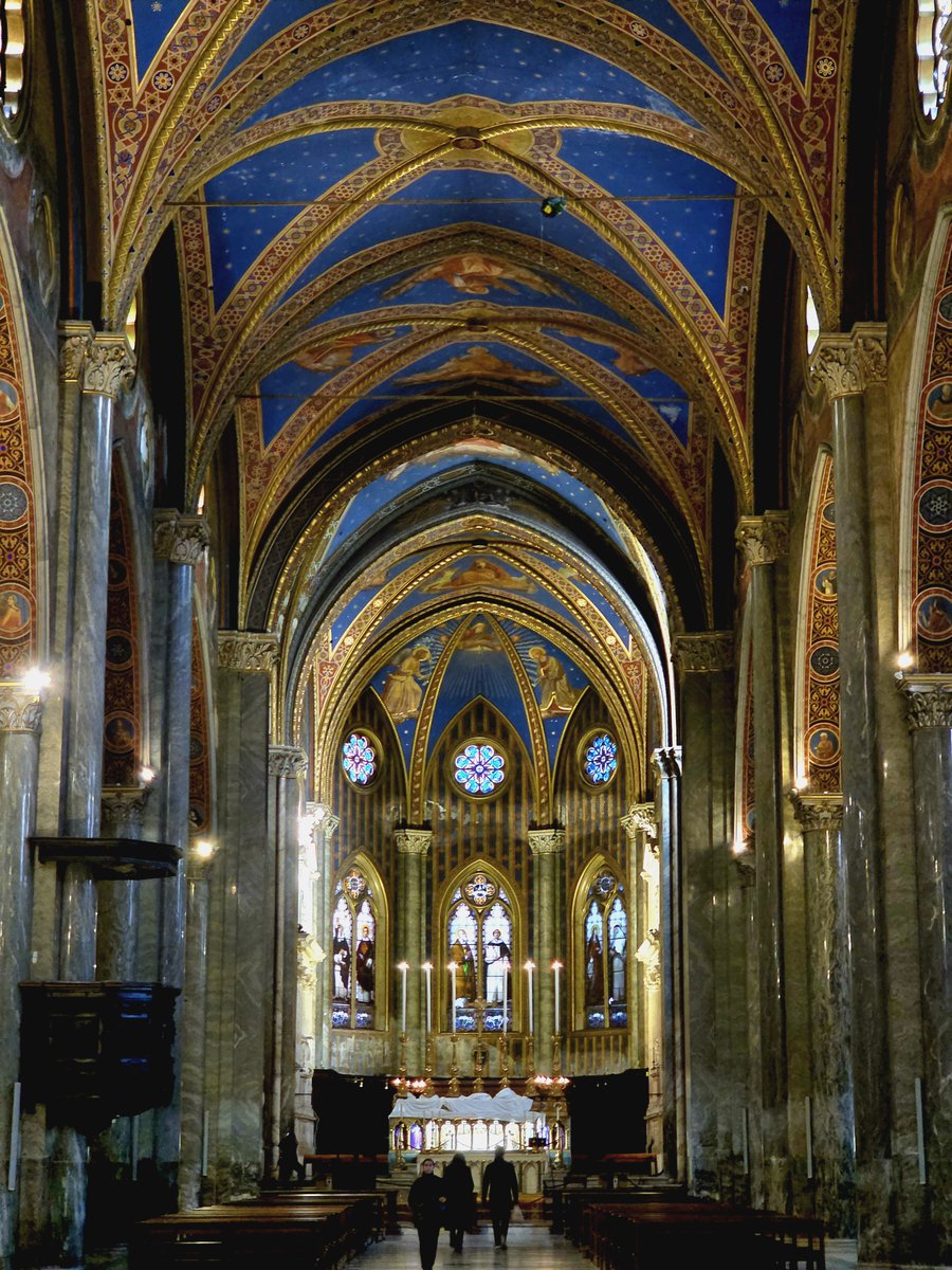 ローマ市内で唯一のゴシック様式のサンタ・マリア・ソプラ・ミネルヴァ