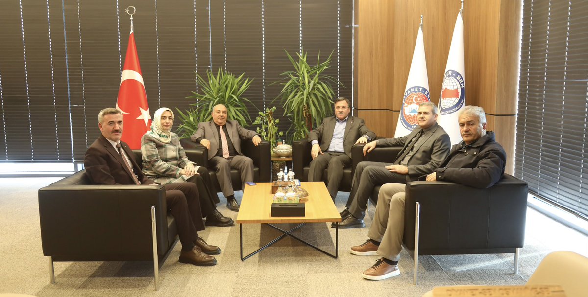 📍Ankara İl Müftülüğünde görev yapan murakıp Müşerref Ekinci, Dr. İlyas Ersoy, Dr. Ensar Yılmaz, ve Tuğba Yazar hocalarımızı genel merkezimizde ağırladık. Nazik ziyaretleri içi teşekkür ederiz.