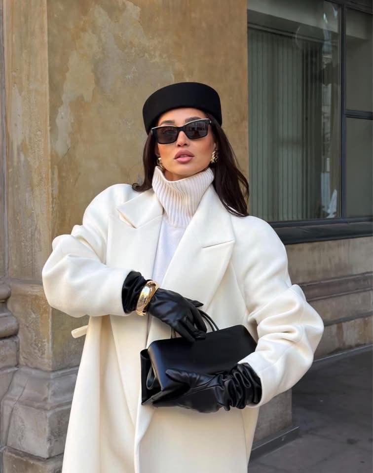 Uzun deri eldivenlerin stilinizi nasıl daha göz alıcı hale getirdiğini fark ettiniz mi?💎

Have you noticed how long leather gloves make your style even more eye-catching? 💎

yosma.com.tr/product-page/t…