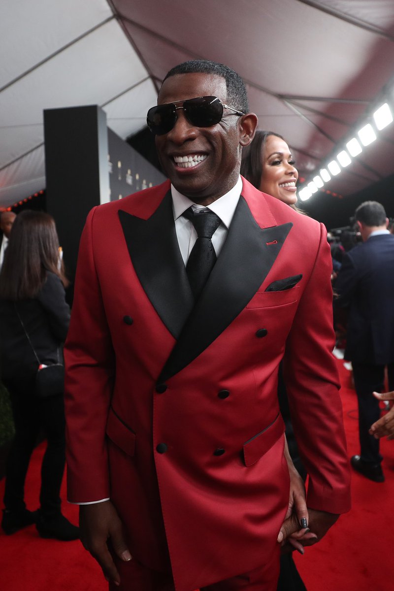 JustFreshKicks's tweet image. OFFICIAL LOOK: Nike Air Diamond Turf 2 OG "Fire Red" 🔥🔴 @DeionSanders 

🗓️ February 7th
💰 $170