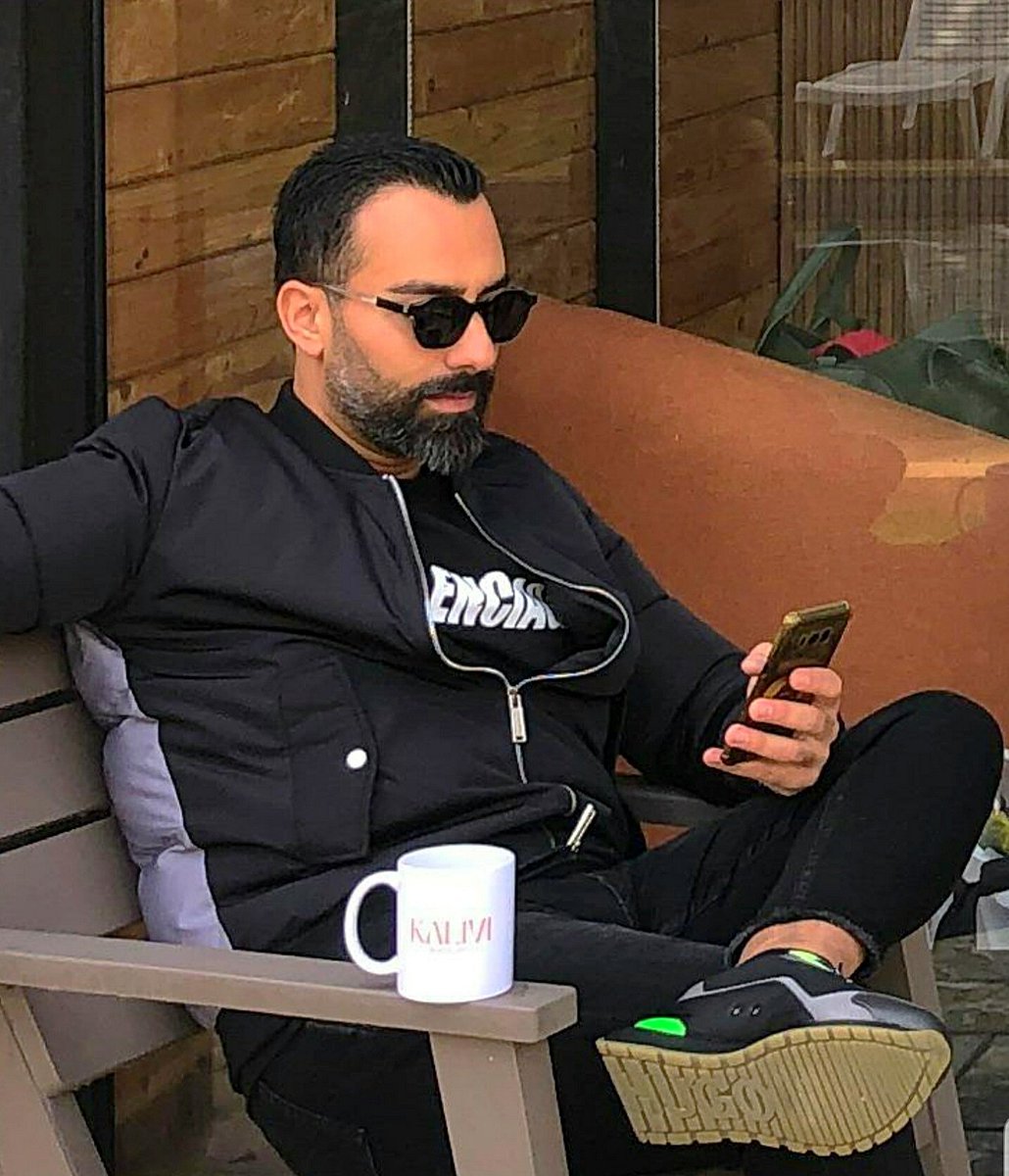 😎